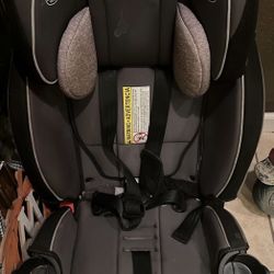 Graco Slim Fit 3 In 1 Convertible Car seat 