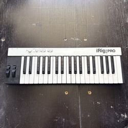 iRig Keys Pro keyboard MIDI controller
