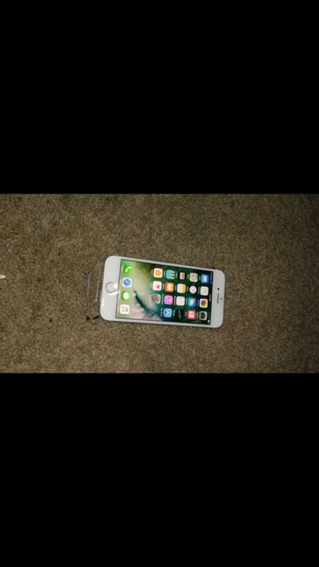 IPhone 7 And IPhone 6s Plus slight cracks