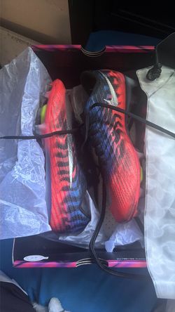 Soccer cleats Nike size 8.5