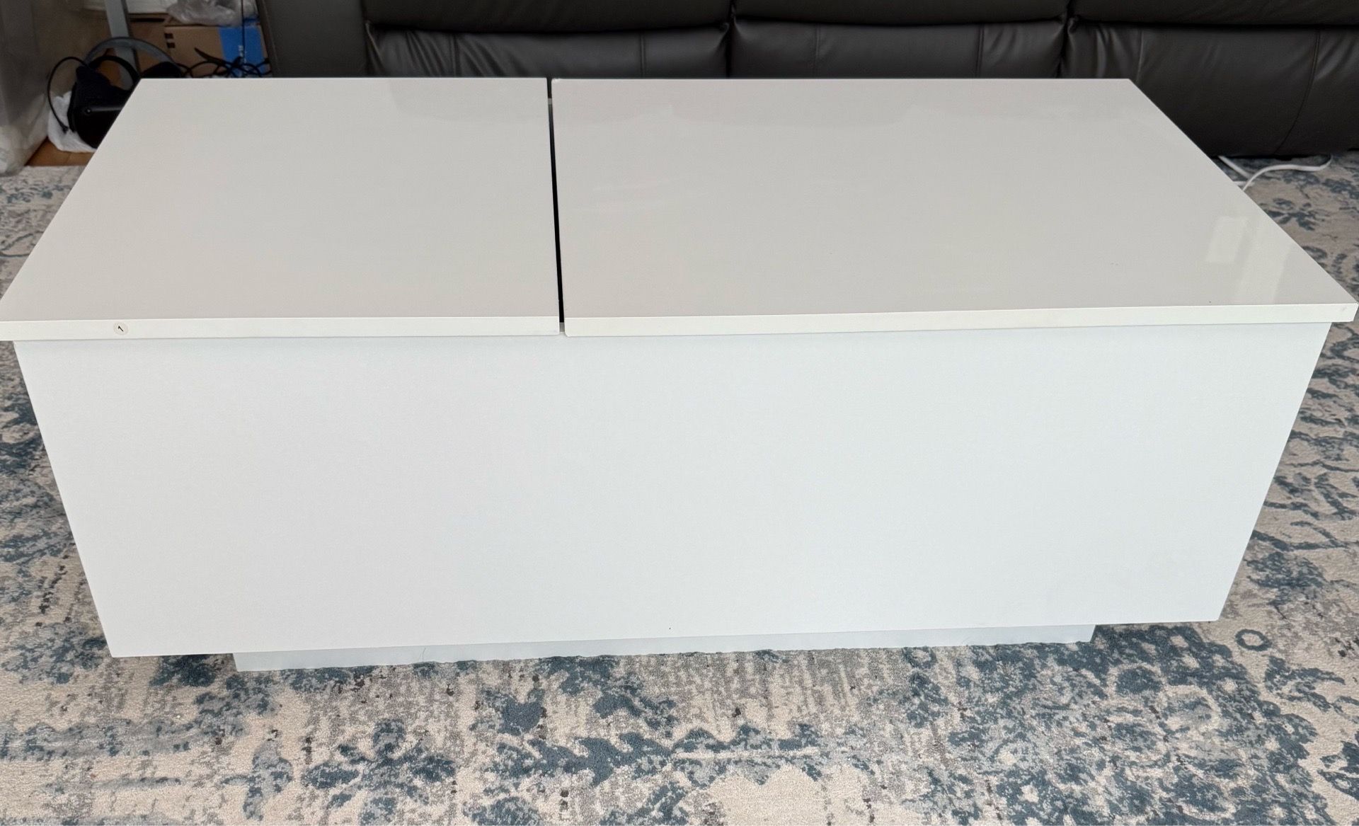 Lift Top Coffee Table with Charging Station, and Hidden Storage