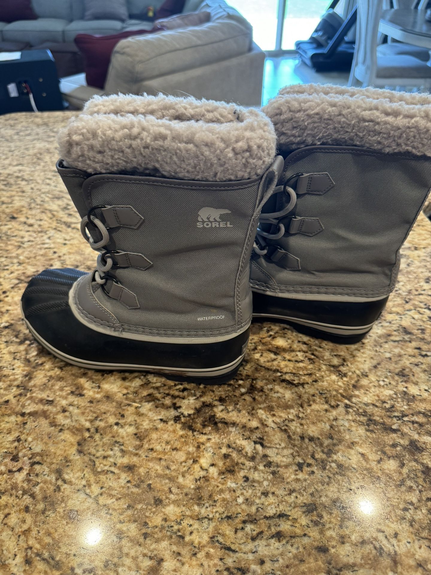 Sorel Size 5 Youth Boots