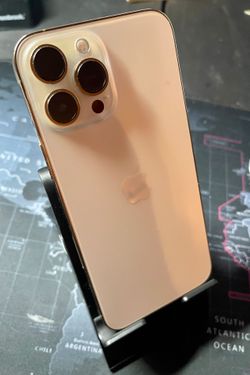 Apple iPhone 13 Pro Max 128GB Gold
100% Battery *MINT*