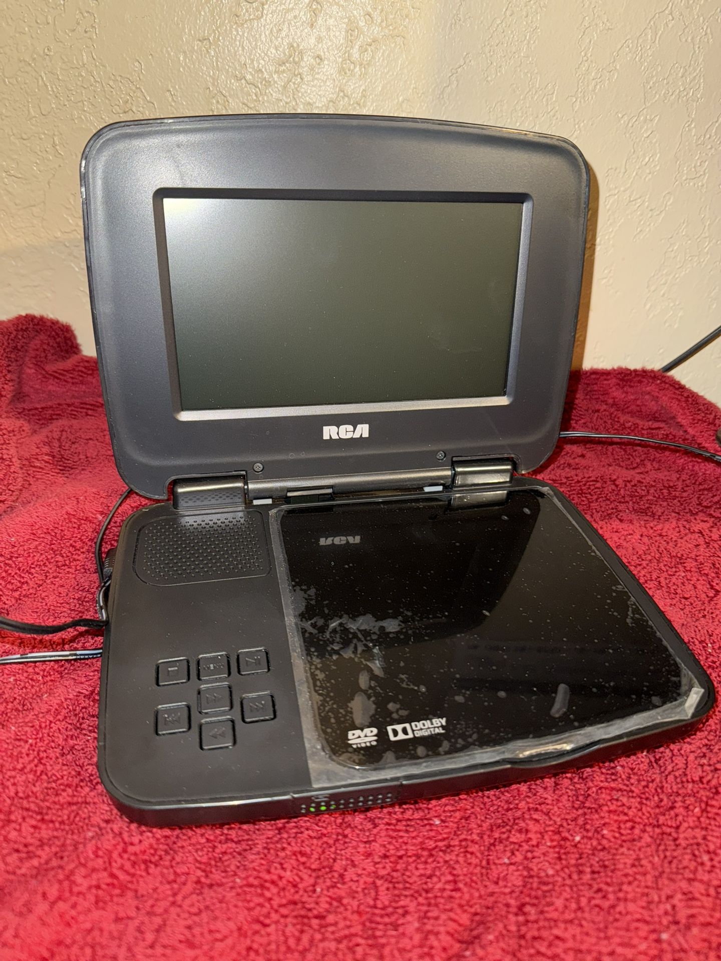 RCA Portable DVD Player with 7" LCD screen
