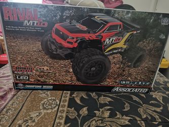 Team Associated MT10 RC Car