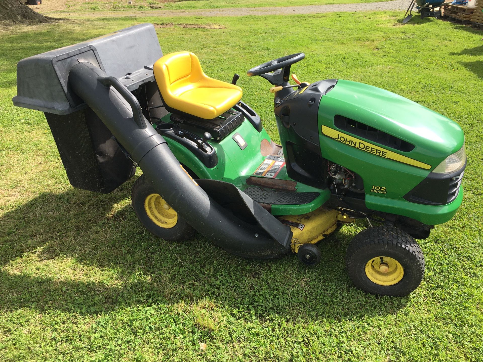 John Deere 102 riding mower for Sale in Stanwood, WA - OfferUp