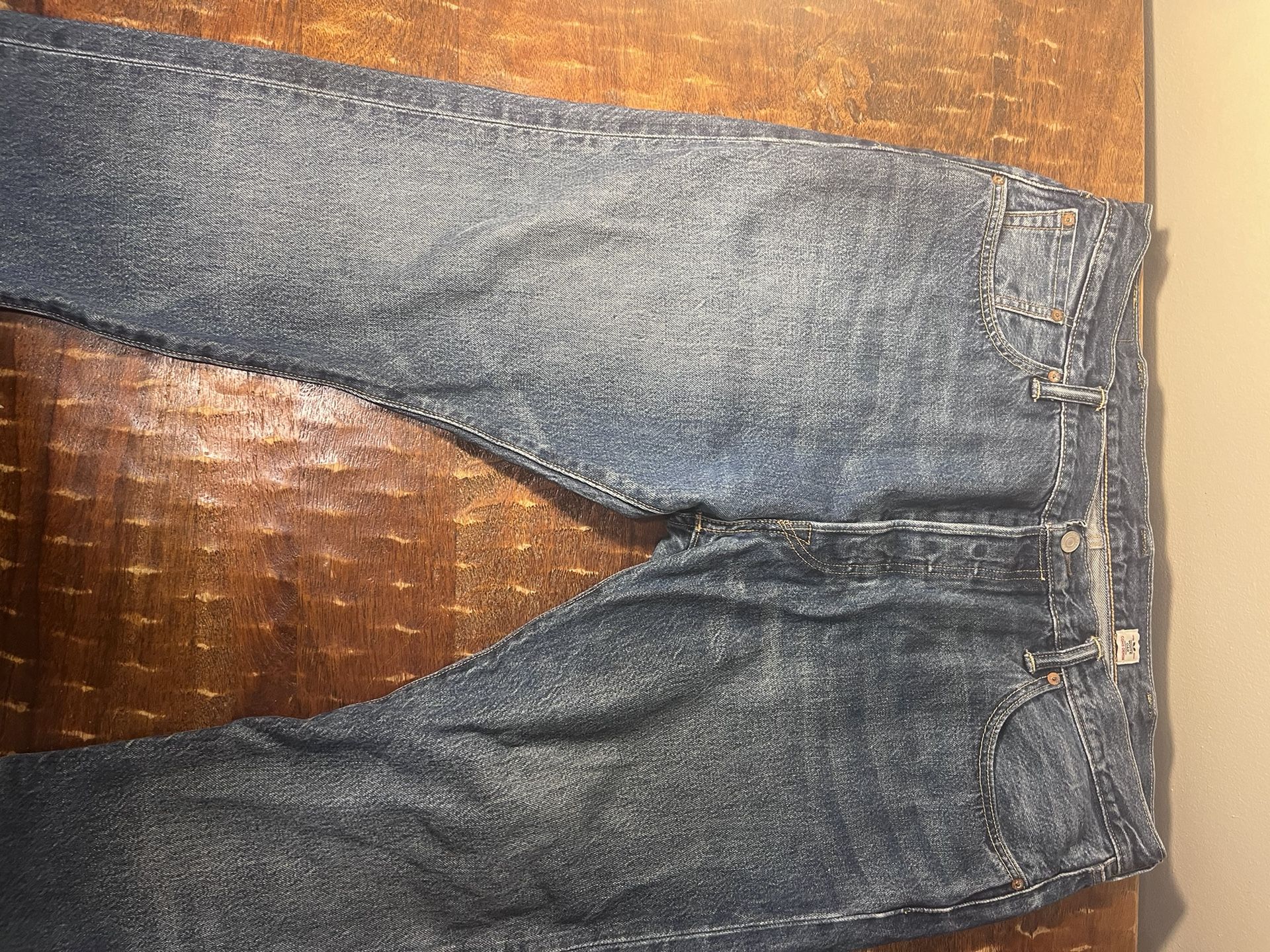 Levis White Oak Denim Jeans