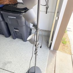 Modern 3-Head Floor Lamp – Gray