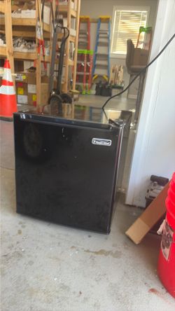 Magic chef mini fridge
