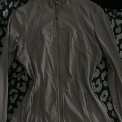 Lululemon long define jacket size 8 in Mauve grey