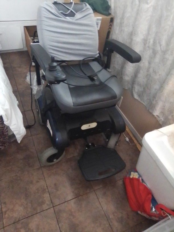 Electric Wheelchair