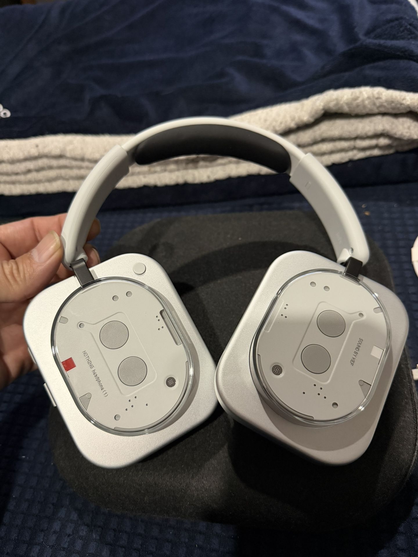 NOTHING Headphones (1) silver 