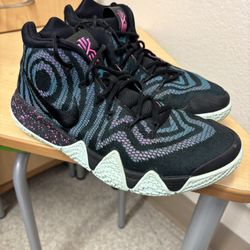 Nike Basketball Kyrie 4 “Decades” Size 9.5 - USED