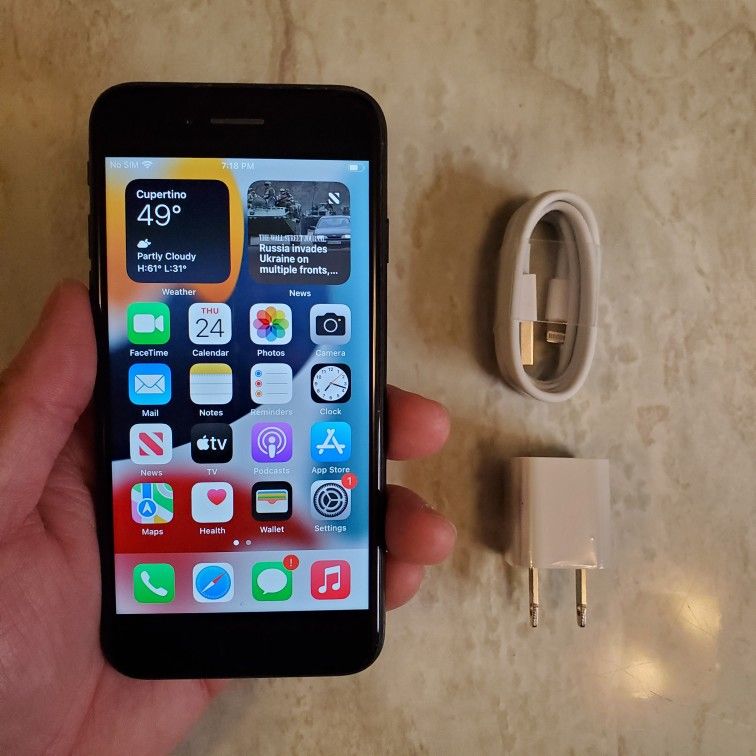 iPhone 7 - UNLOCKED - Like New