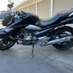 Excellent Condition Suzuki GW (contact info removed) Clean Title
