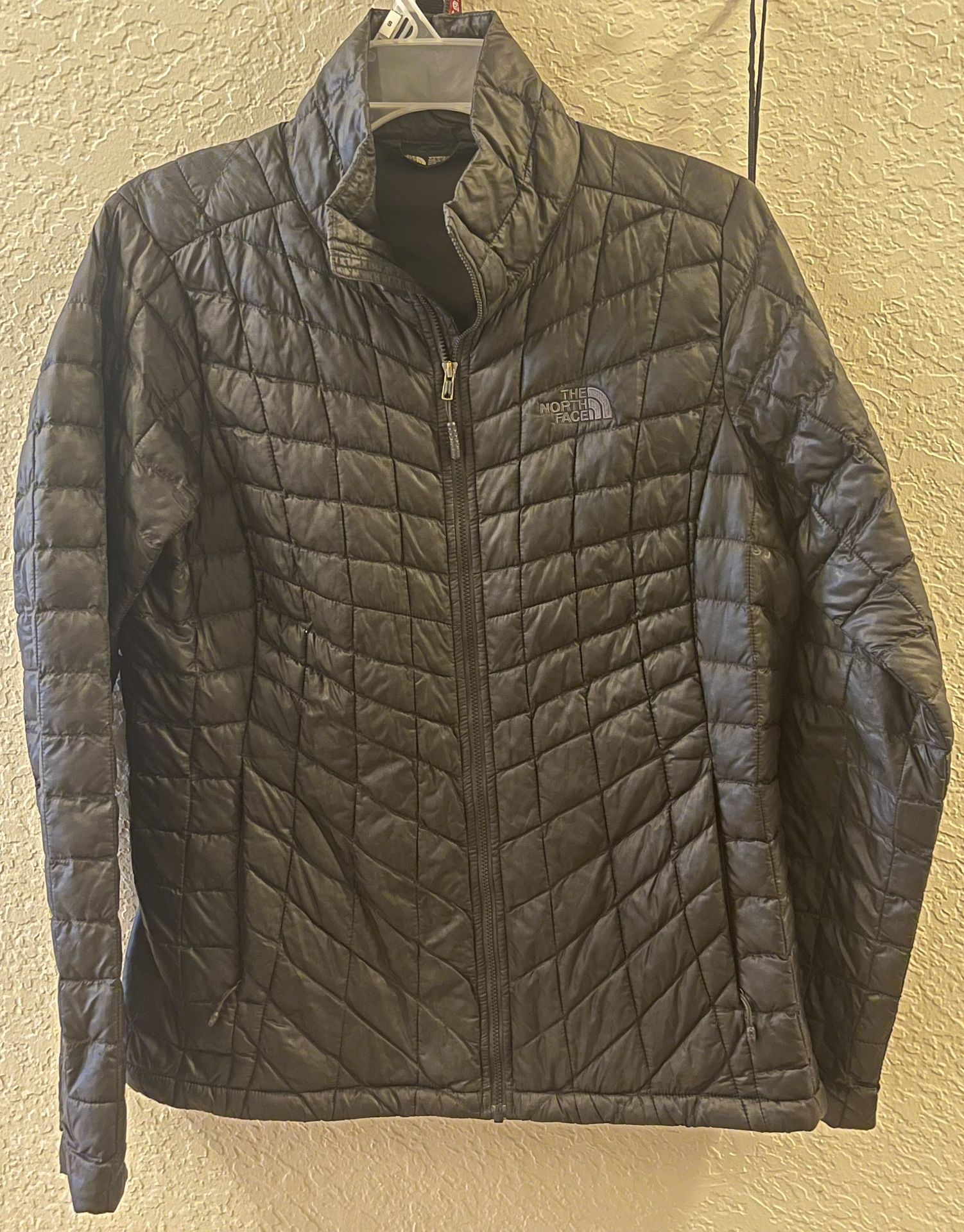 Women's The North Face Quilted Jacket - Size Medium - Lightweight Polyester Insulation - Good Condition