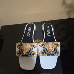 Versace Slippers Price Negotiable 