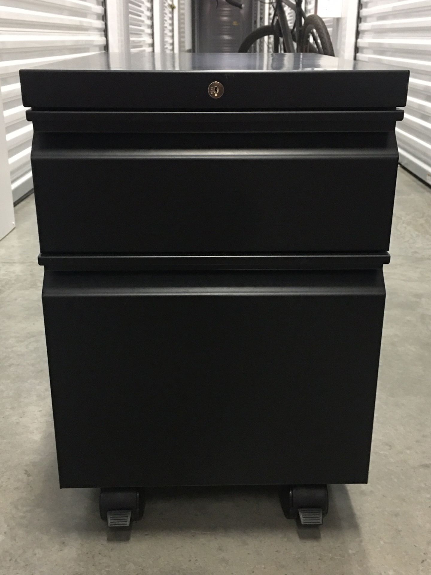 Office Rolling Cabinet with Lock and Key