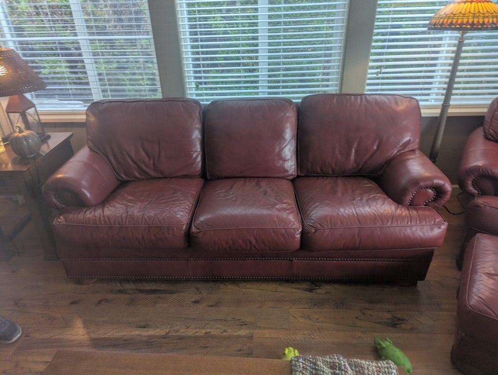 Coach And Lounger W/ Ottoman