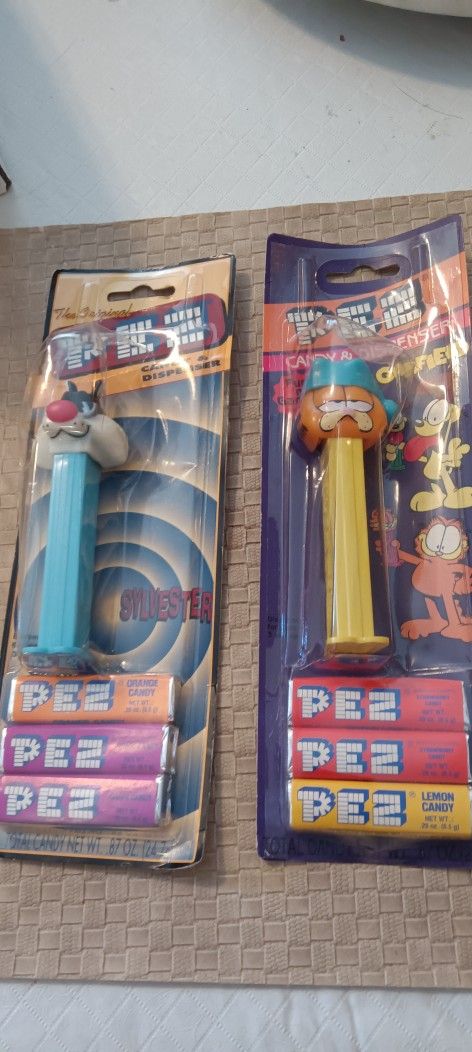 4 Vintage And Rare Pez Dispensers In Original Packaging