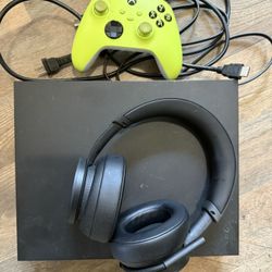 Xbox One X Console 