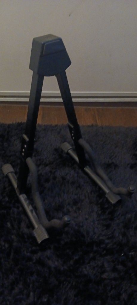 Guitar Stand