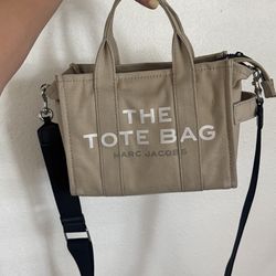 Marc Jacobs the tote back medium size