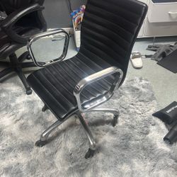 LEATHER DESK CHAIR!