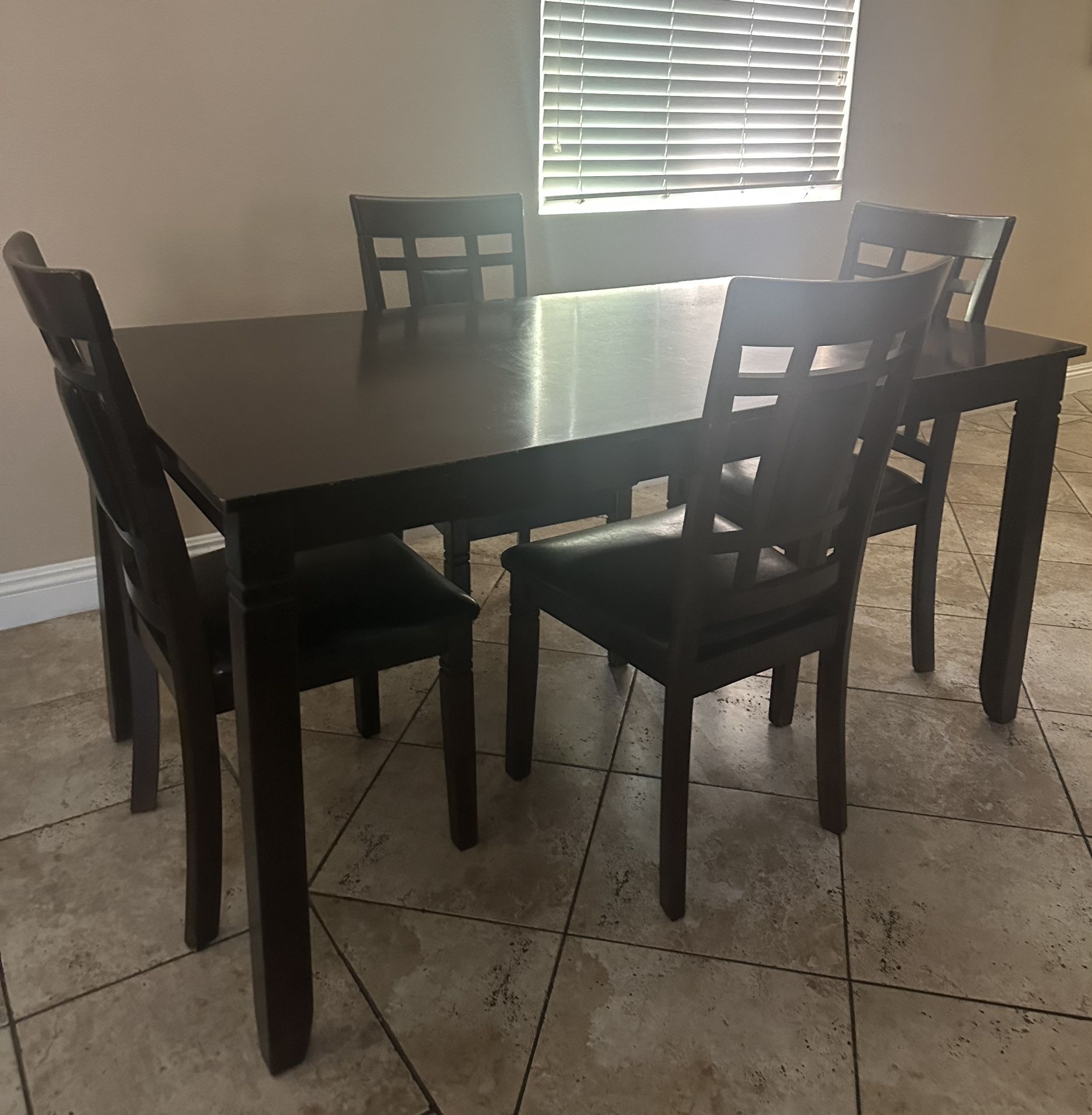 Dining Table Set