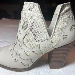 Gianni Bini Leather Fashion Boots/ Handbag (sold Separately)