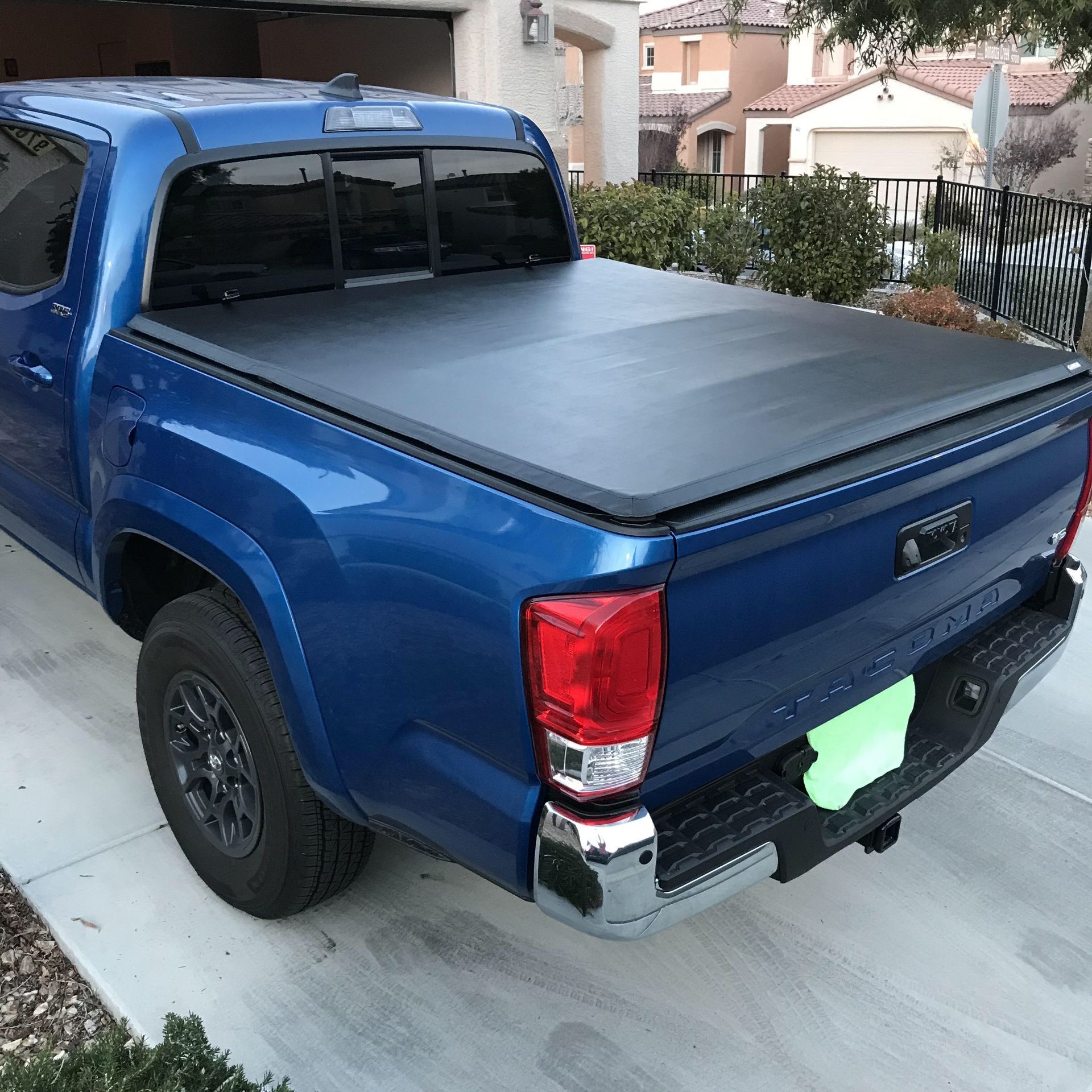 Gator Cover Tonneau Cover Used + Install 100$