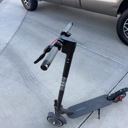 INVANTI ES09 Adult Electric Scooter, Max 20Miles & 18 MPH, 350W Motor, Solid Tires, Foldable