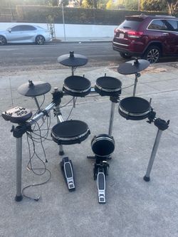 ALESIS Electric Drum Set