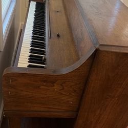 Huntington Antique Piano