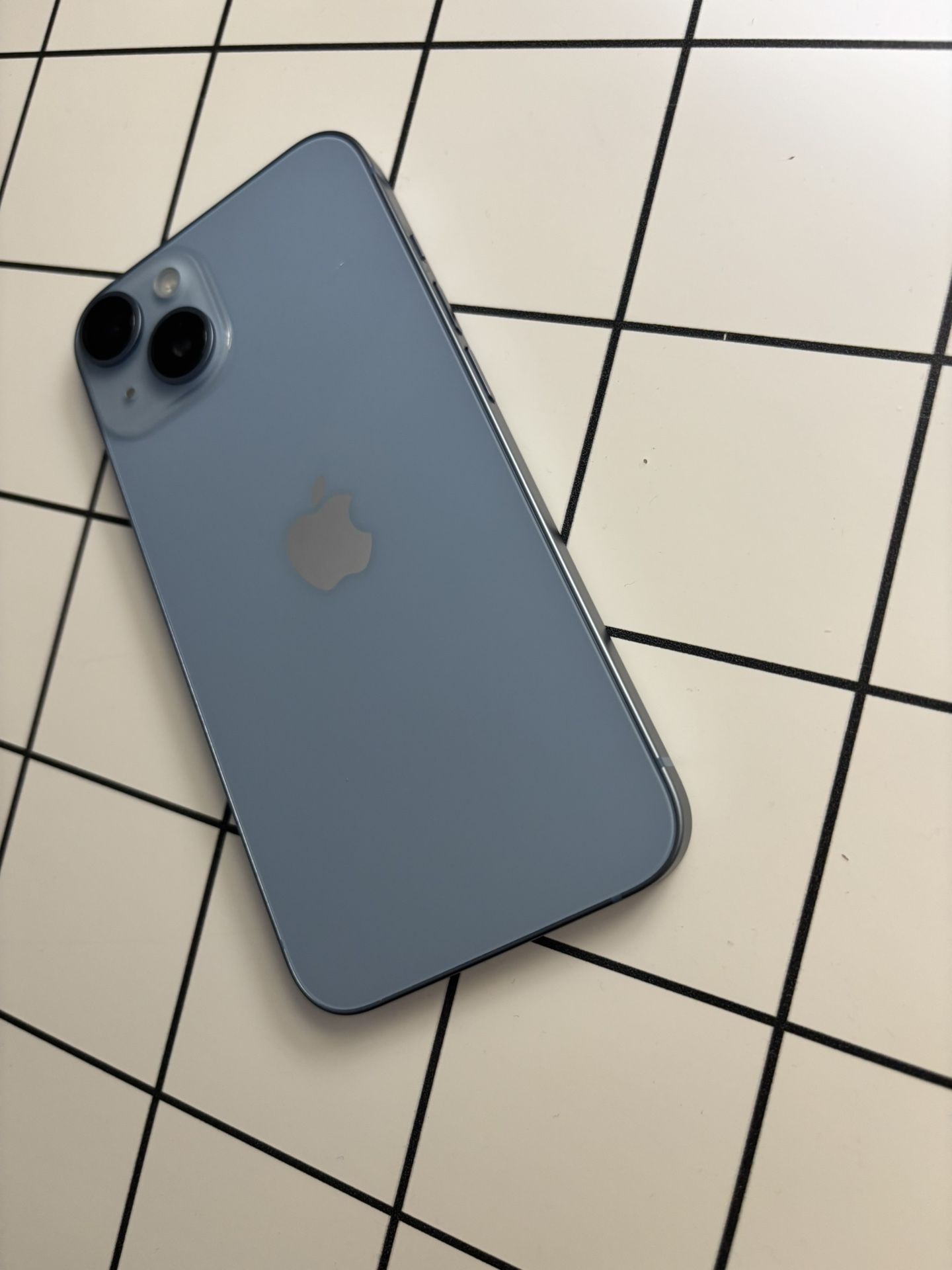 APPLE IPHONE 14 — 128GB GSM UNLOCKED