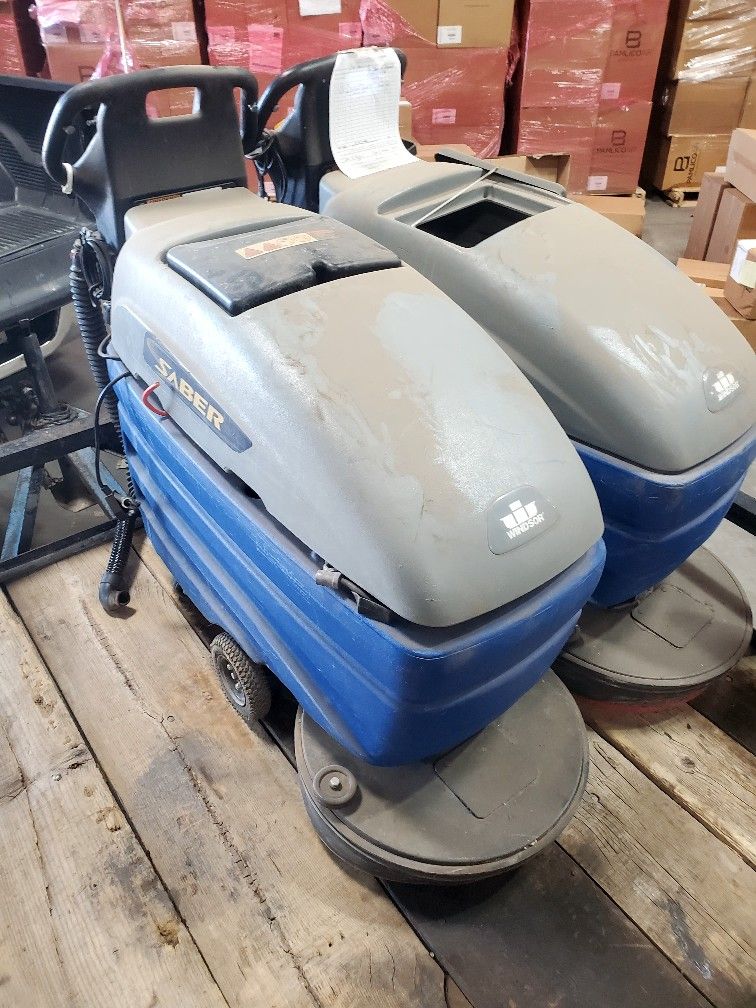 INDUSTRIAL FLOOR SCRUBBERS