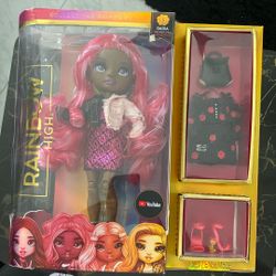 $24.00 Rainbow High Series 3 Daria