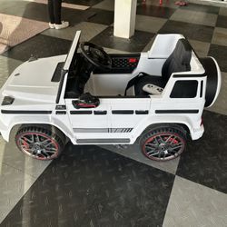 Kids Electric Ride-On Car : Mercedes-Benz AMG G63 – White
