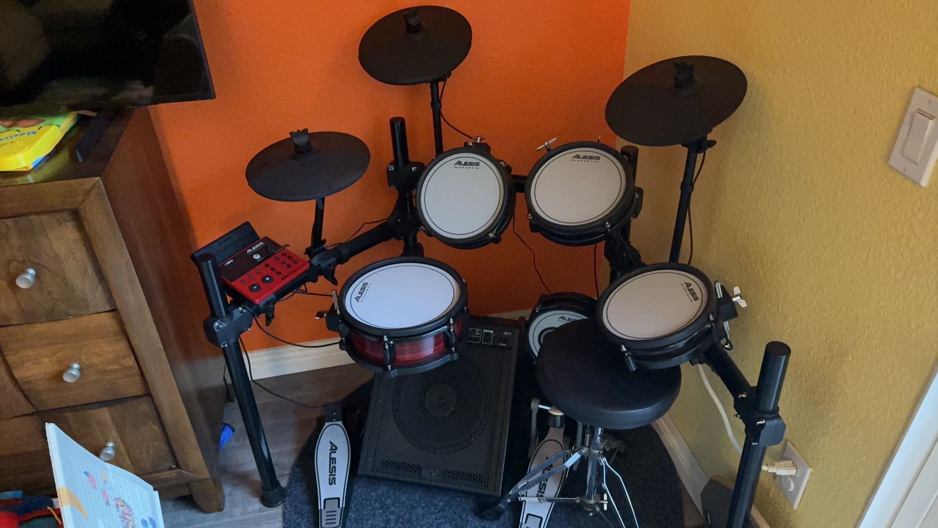 alesis nitro pro electric drum set + Amp