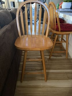 7 Wood Bar Stools