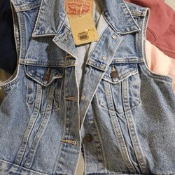 Women's Levi's Trucker Vest 100% Cotton