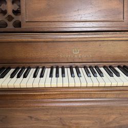 Piano Story And Clark 