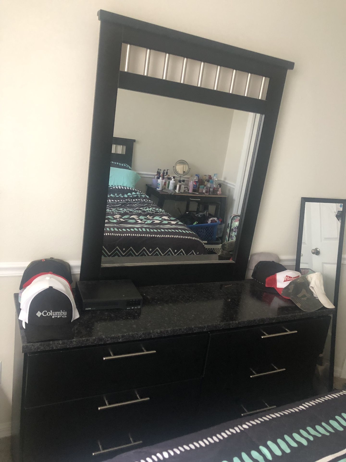 Bedroom set-dresser, mirror & queen bed with mattress