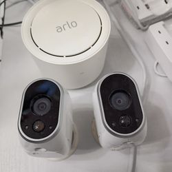Arlo Cameras, Base, Rechargeable Batteries (Indoor/Outdoor)