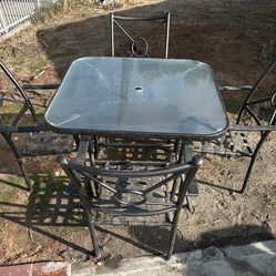 Patio Table And 4 Chairs