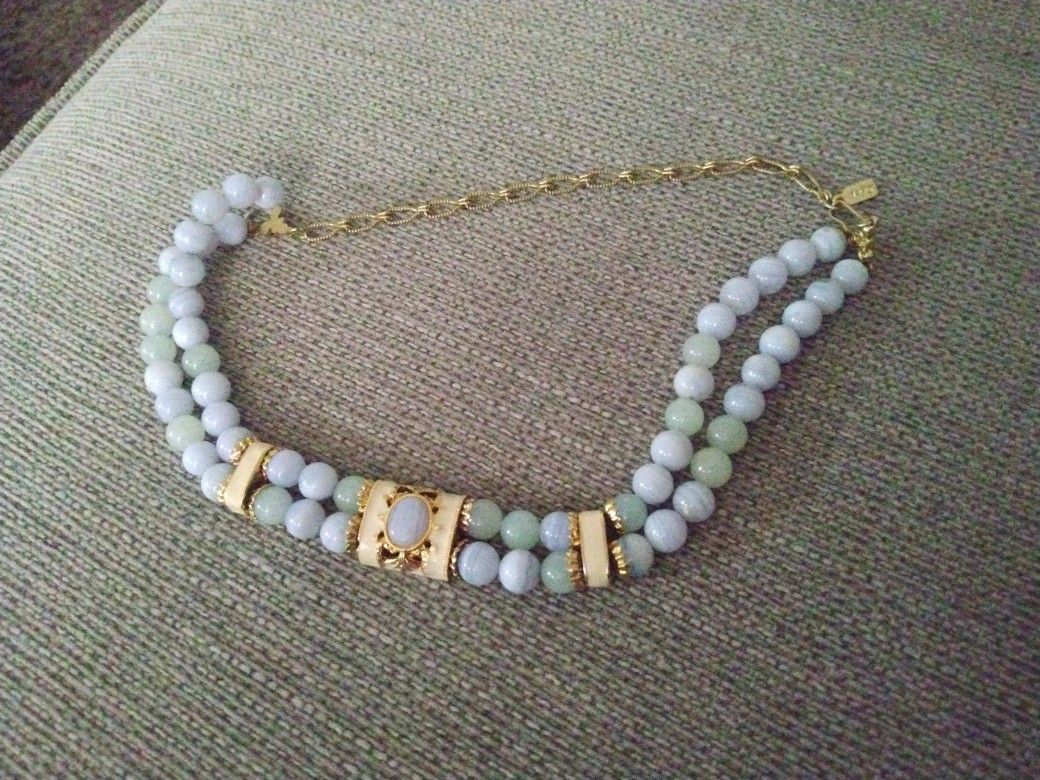 1928 Vintage Necklace Beautiful Piece 