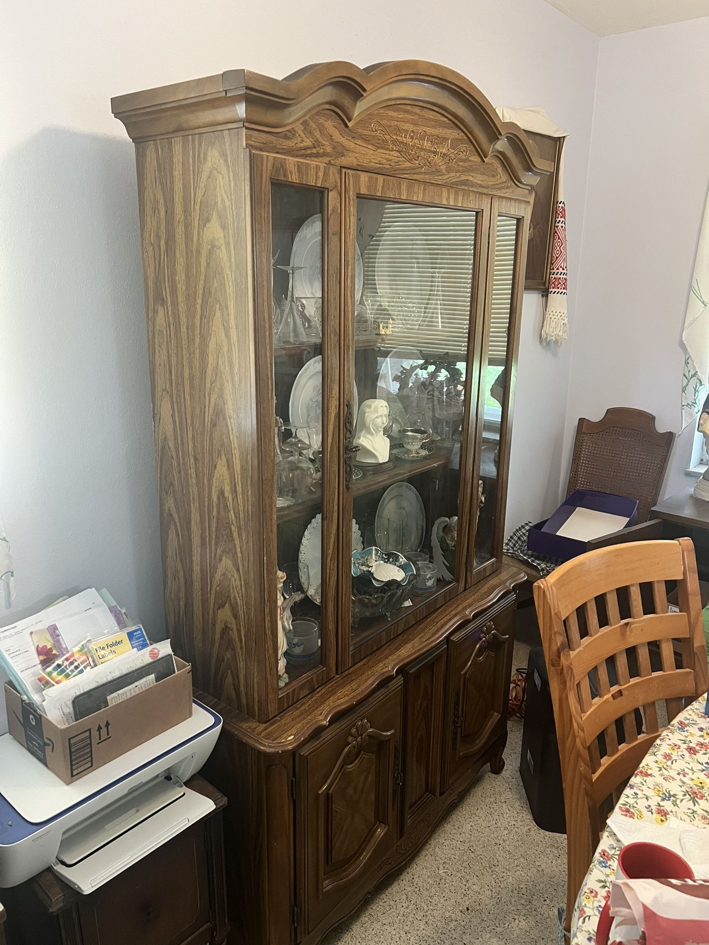 China hutch + Table