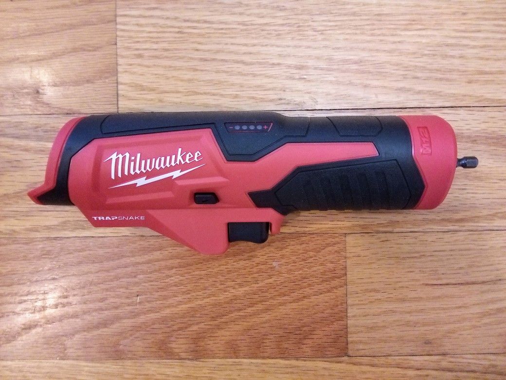 Milwaukee M12 TrapSnake