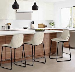 3 Counter Height Chairs Stools