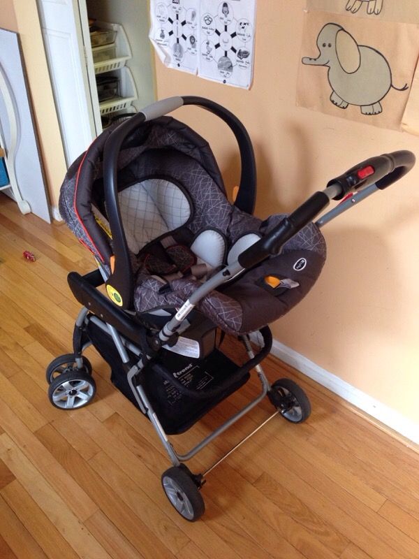 Chicco Keyfit 30 with base and universal snap n go stroller